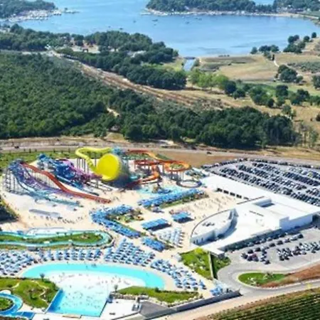 House Beta With Pool, Jacuzzi, Playground & Bbq In An Olive Grove With A Beach, Pomer - Istria *