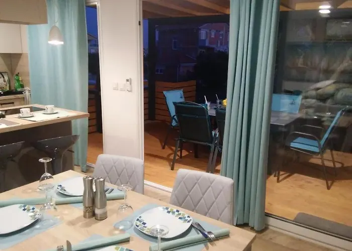 House Beta With Pool, Jacuzzi, Playground & Bbq In An Olive Grove With A Beach, Pomer - Istria Póla