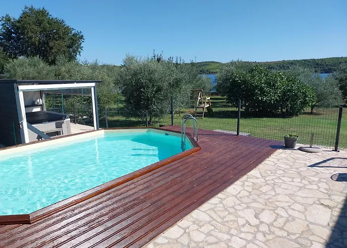 بيت للعطل House Beta With Pool, Jacuzzi, Playground & Bbq In An Olive Grove With A Beach, Pomer - Istria *