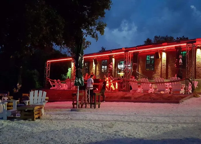 House Beta With Pool, Jacuzzi, Playground & Bbq In An Olive Grove With A Beach, Pomer - Istria * Póla