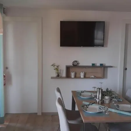 House Beta With Pool, Jacuzzi, Playground & Bbq In An Olive Grove With A Beach, Pomer - Istria