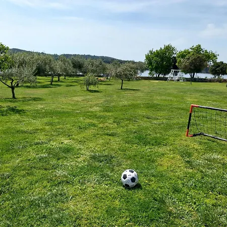 House Beta With Pool, Jacuzzi, Playground & Bbq In An Olive Grove With A Beach, Pomer - Istria