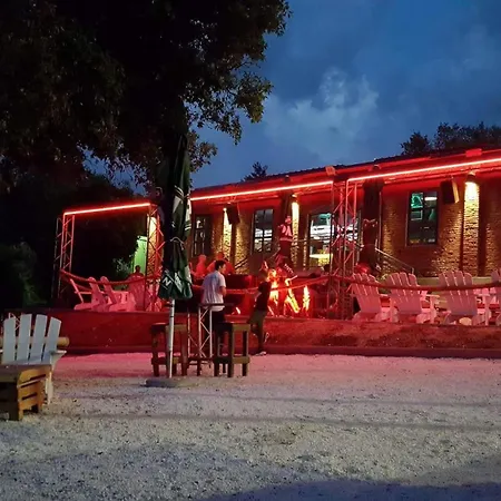 Beach House Beta With Pool, Jacuzzi, Playground & Bbq In An Olive Grove With A Beach, Pomer - Istria * Pula