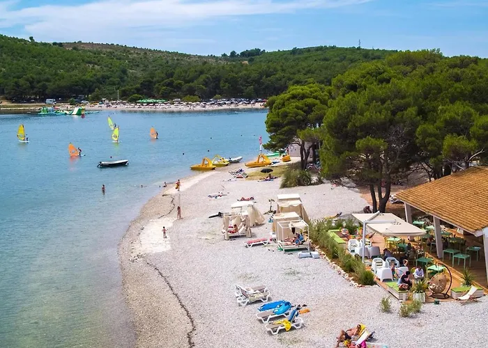 House Beta With Pool, Jacuzzi, Playground & Bbq In An Olive Grove With A Beach, Pomer - Istria Ferienhaus Pula