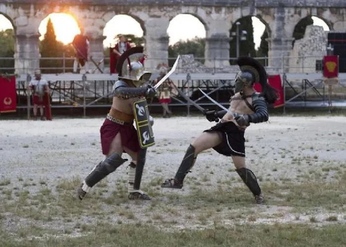 House Beta With Pool, Jacuzzi, Playground & Bbq In An Olive Grove With A Beach, Pomer - Istria *