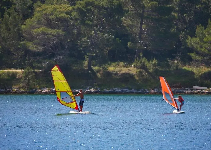 House Beta With Pool, Jacuzzi, Playground & Bbq In An Olive Grove With A Beach, Pomer - Istria *