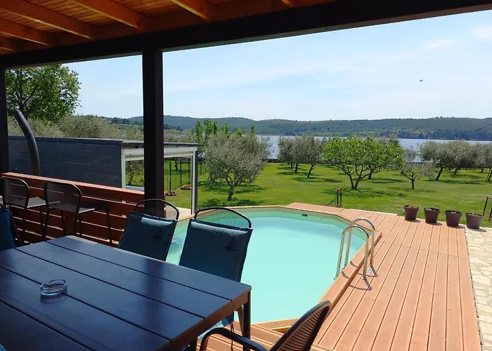 House Beta With Pool, Jacuzzi, Playground & Bbq In An Olive Grove With A Beach, Pomer - Istria * Pula