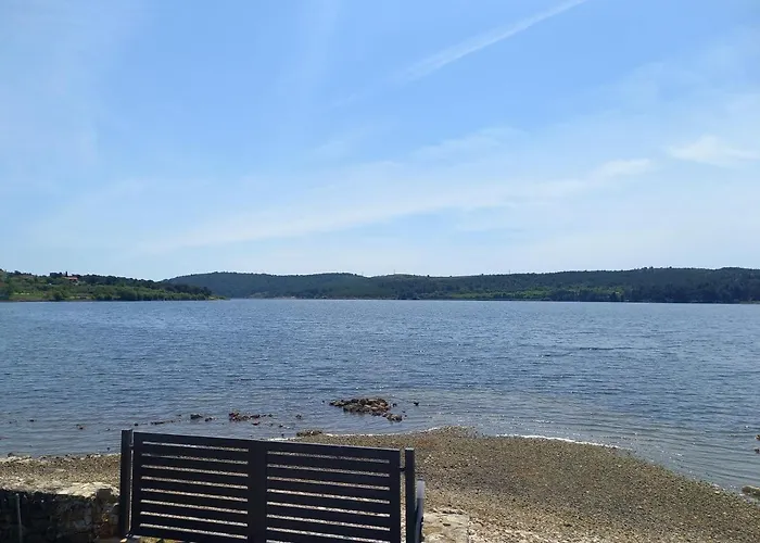 House Beta With Pool, Jacuzzi, Playground & Bbq In An Olive Grove With A Beach, Pomer - Istria *