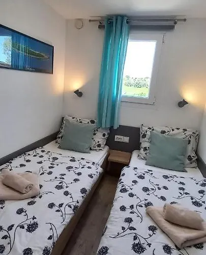 Ferienhaus House Beta With Pool, Jacuzzi, Playground & Bbq In An Olive Grove With A Beach, Pomer - Istria Pula