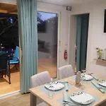 Beach House Beta With Pool, Jacuzzi, Playground & Bbq In An Olive Grove With A Beach, Pomer - Istria