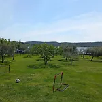 Beach House Beta With Pool, Jacuzzi, Playground & Bbq In An Olive Grove With A Beach, Pomer - Istria Pula