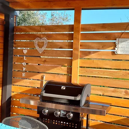 House Beta With Pool, Jacuzzi, Playground & Bbq In An Olive Grove With A Beach, Pomer - Istria Tatil Evi