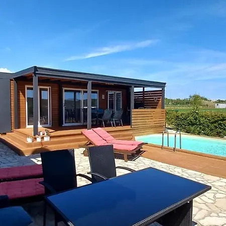 House Beta With Pool, Jacuzzi, Playground & Bbq In An Olive Grove With A Beach, Pomer - Istria Tatil Evi Pula